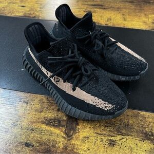 Yeezy 350 v2 ON-D63